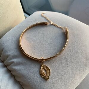 Gold Pendant Choker